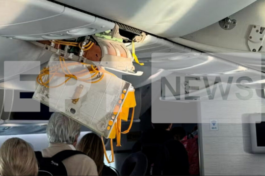Το εσωτερικό του αεροσκάφους της Easyjet μετά το επεισόδιο με τις αναταράξεις